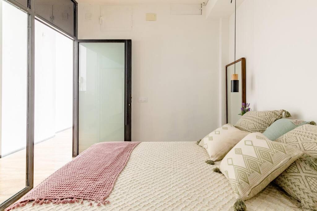 Cozy Loft Patio+Pool +Wifi Lägenhet Valencia Exteriör bild
