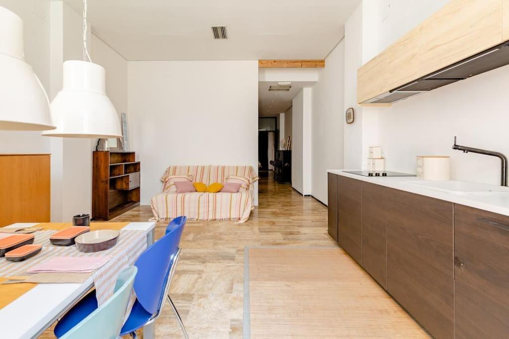 Cozy Loft Patio+Pool +Wifi Lägenhet Valencia Exteriör bild